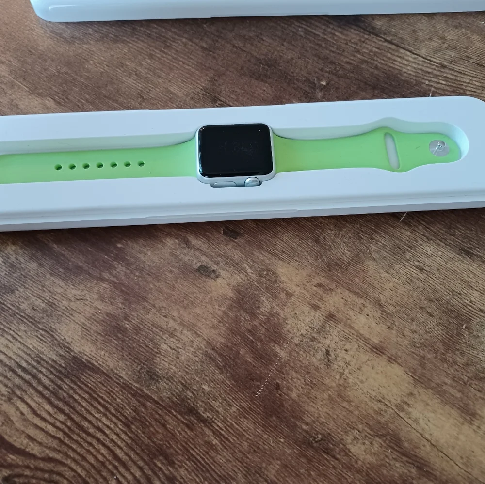 🎉HP🎉Apple watch 38mm case S/M green straps